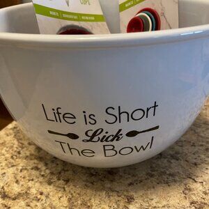 World Market Ceramic Bowl / Food Network Magnetic Measuring Cups - 3 piece set